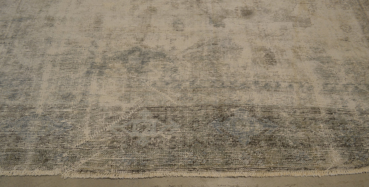 30081 VINTAGE MAHAL 7'9" x 10'8"