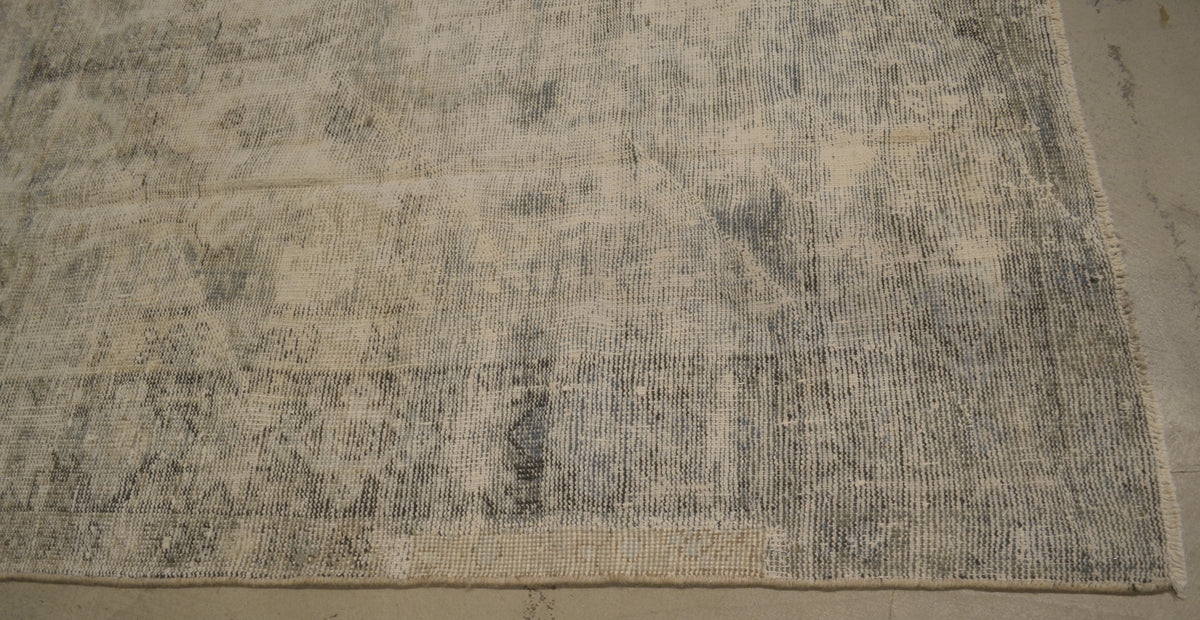 30081 VINTAGE MAHAL 7'9" x 10'8"