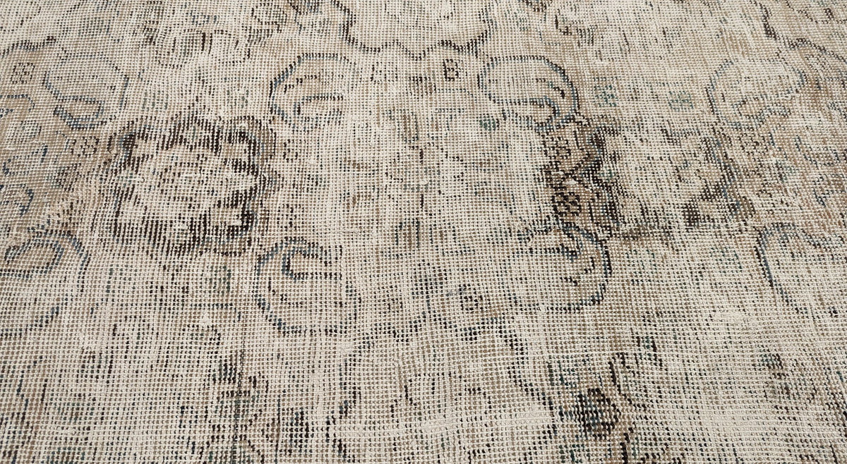 30445 VINTAGE MAHAL 8'9" x 12'2"