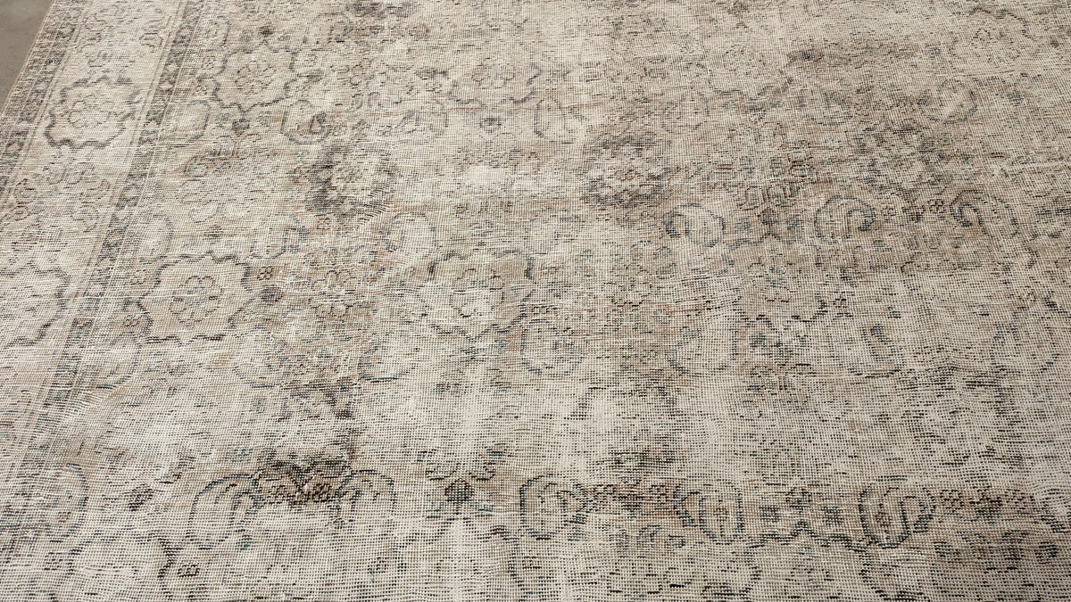 30445 VINTAGE MAHAL 8'9" x 12'2"