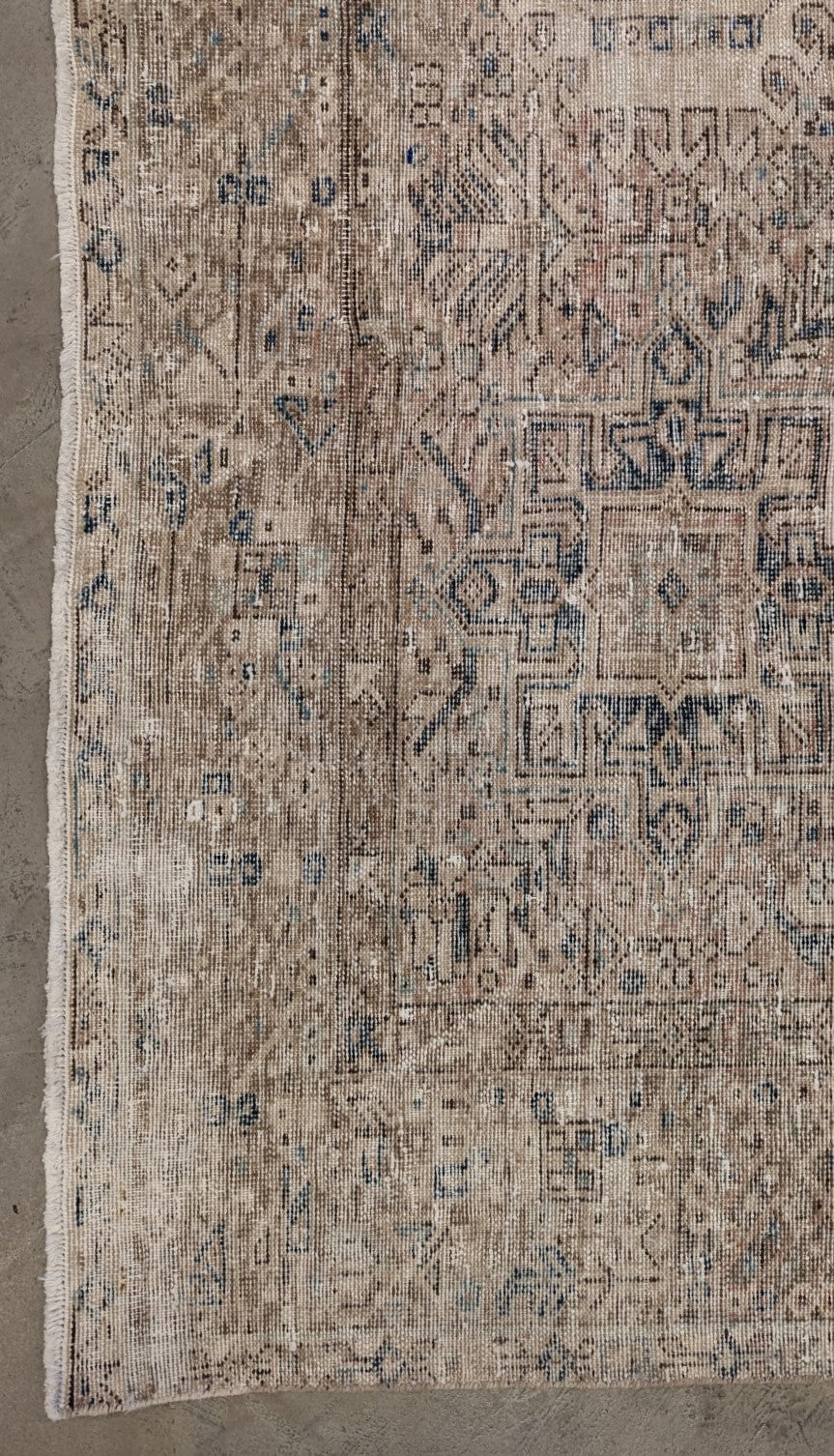 30448 KARAJA 8'4" x 11'9"