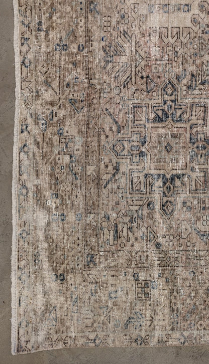 30448 KARAJA 8'4" x 11'9"