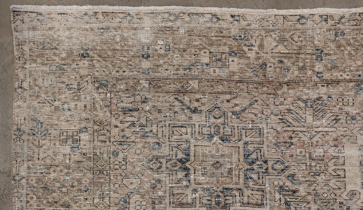 30448 KARAJA 8'4" x 11'9"