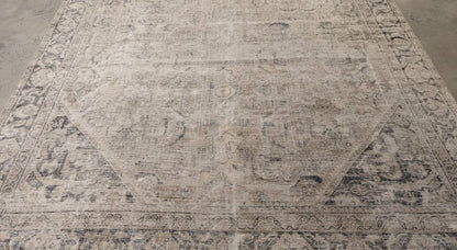 30452 VINTAGE MAHAL 8'8" x 12'0"