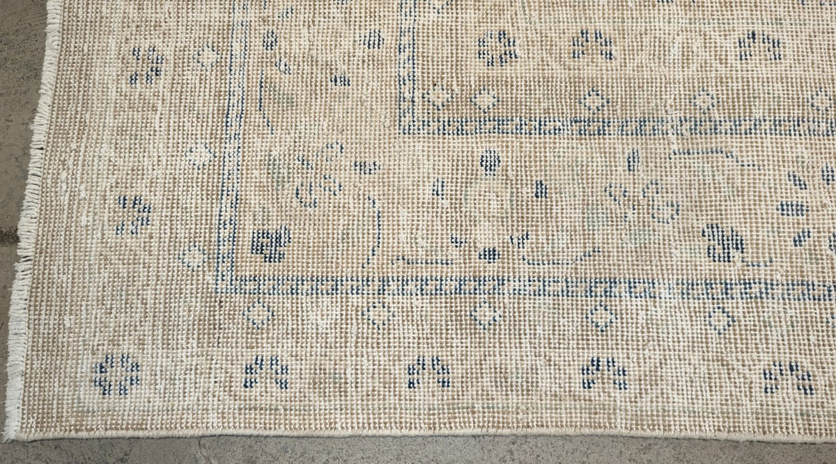 30461 VINTAGE MAHAL 7'0" x 10'7"