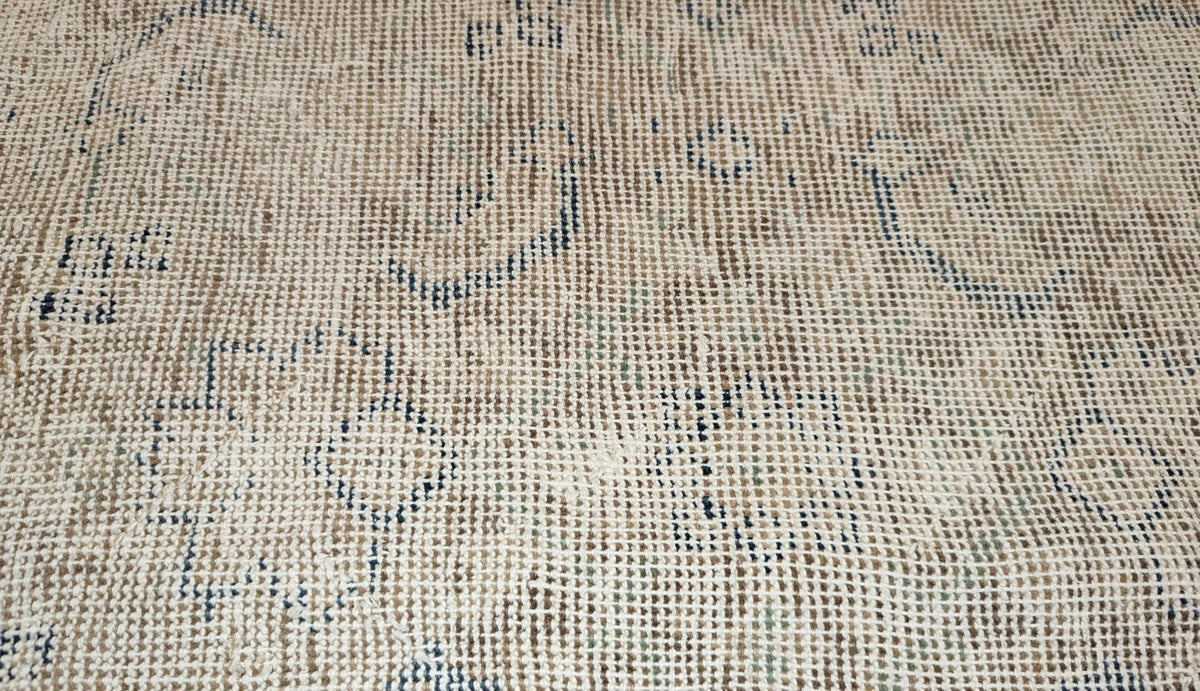 30461 VINTAGE MAHAL 7'0" x 10'7"