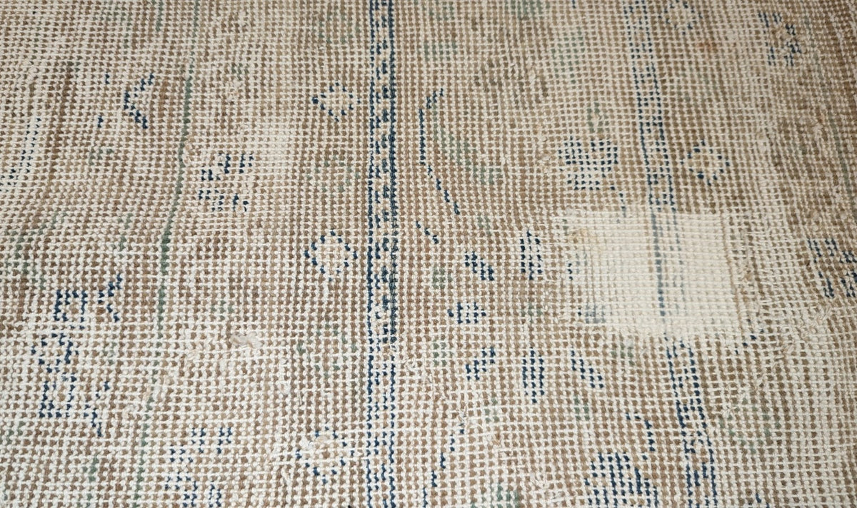 30461 VINTAGE MAHAL 7'0" x 10'7"