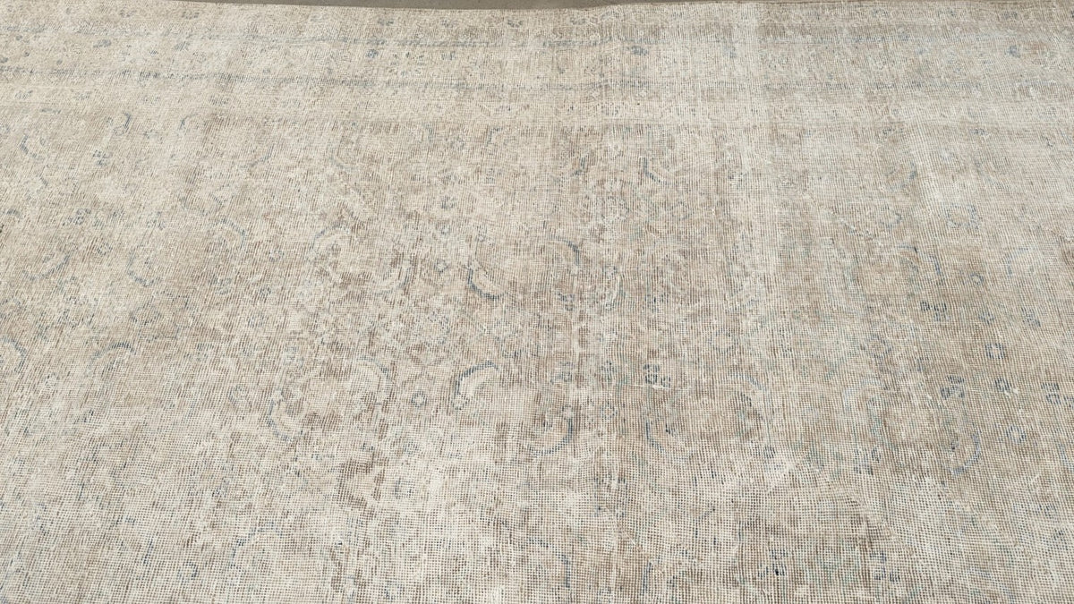 30461 VINTAGE MAHAL 7'0" x 10'7"