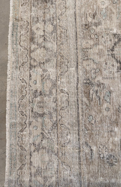 30465 VINTAGE MAHAL 8'11" x 11'8"