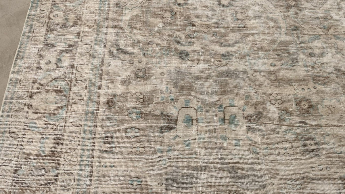 30465 VINTAGE MAHAL 8'11" x 11'8"