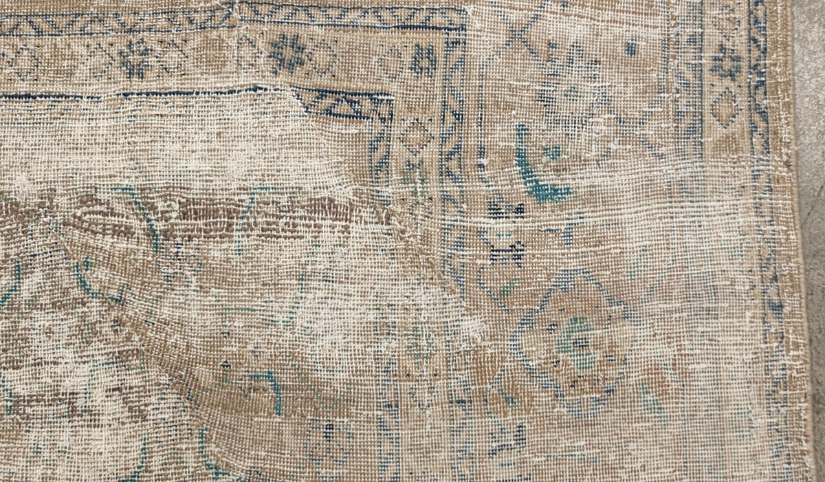 30443 VINTAGE MAHAL 6'10" x 10'2"