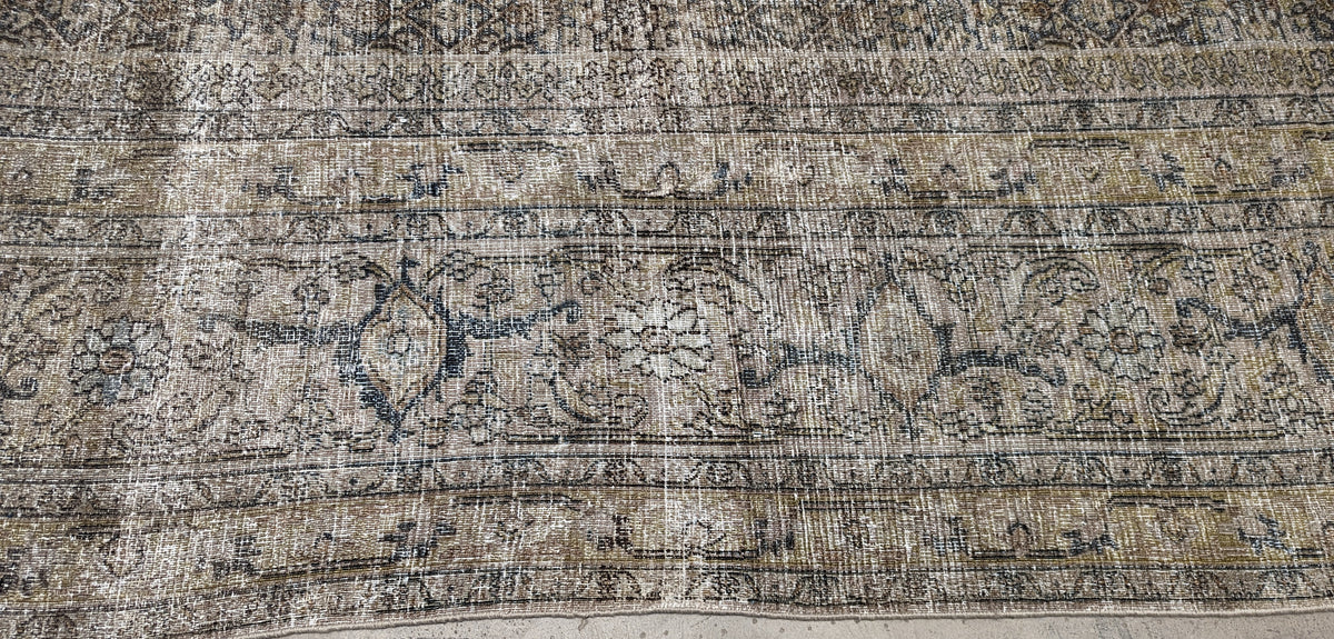 33520 MASHAD 13'5" x 19'5"