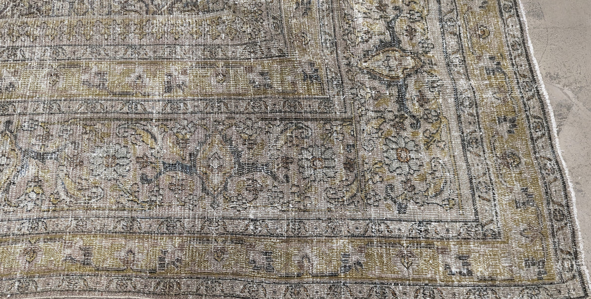 33520 MASHAD 13'5" x 19'5"