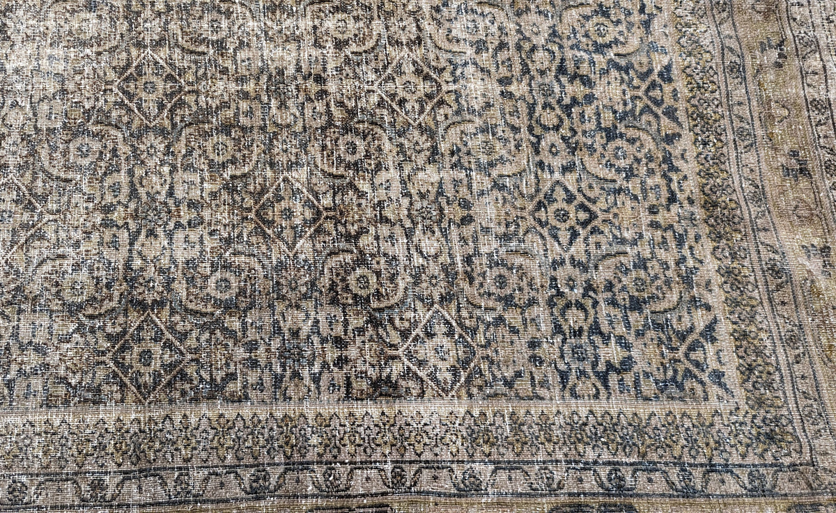 33520 MASHAD 13'5" x 19'5"