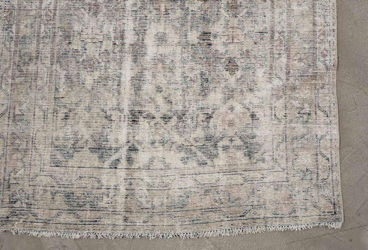 33419 MAHAL 3'7" x 13'8"