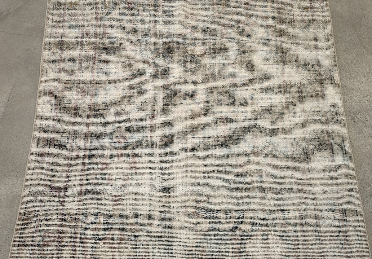 33419 MAHAL 3'7" x 13'8"