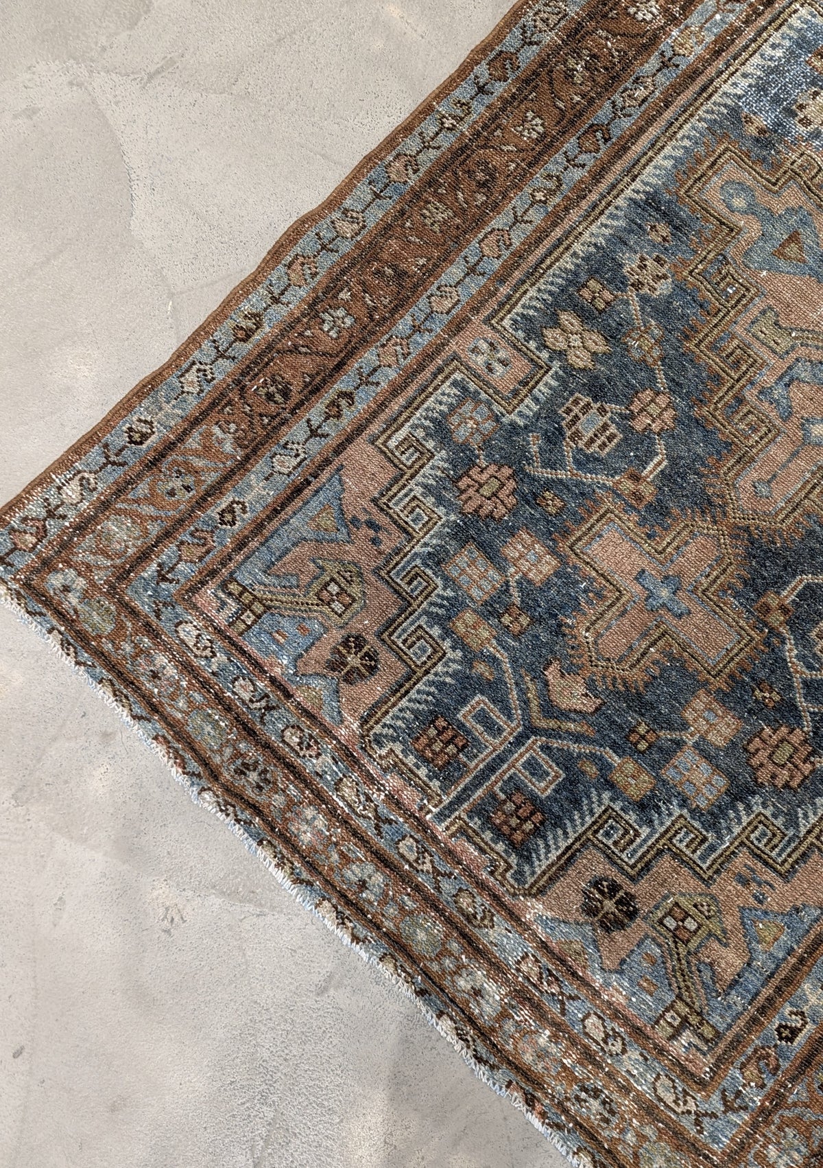 34642 KARAJA 3'4" x 7'11"