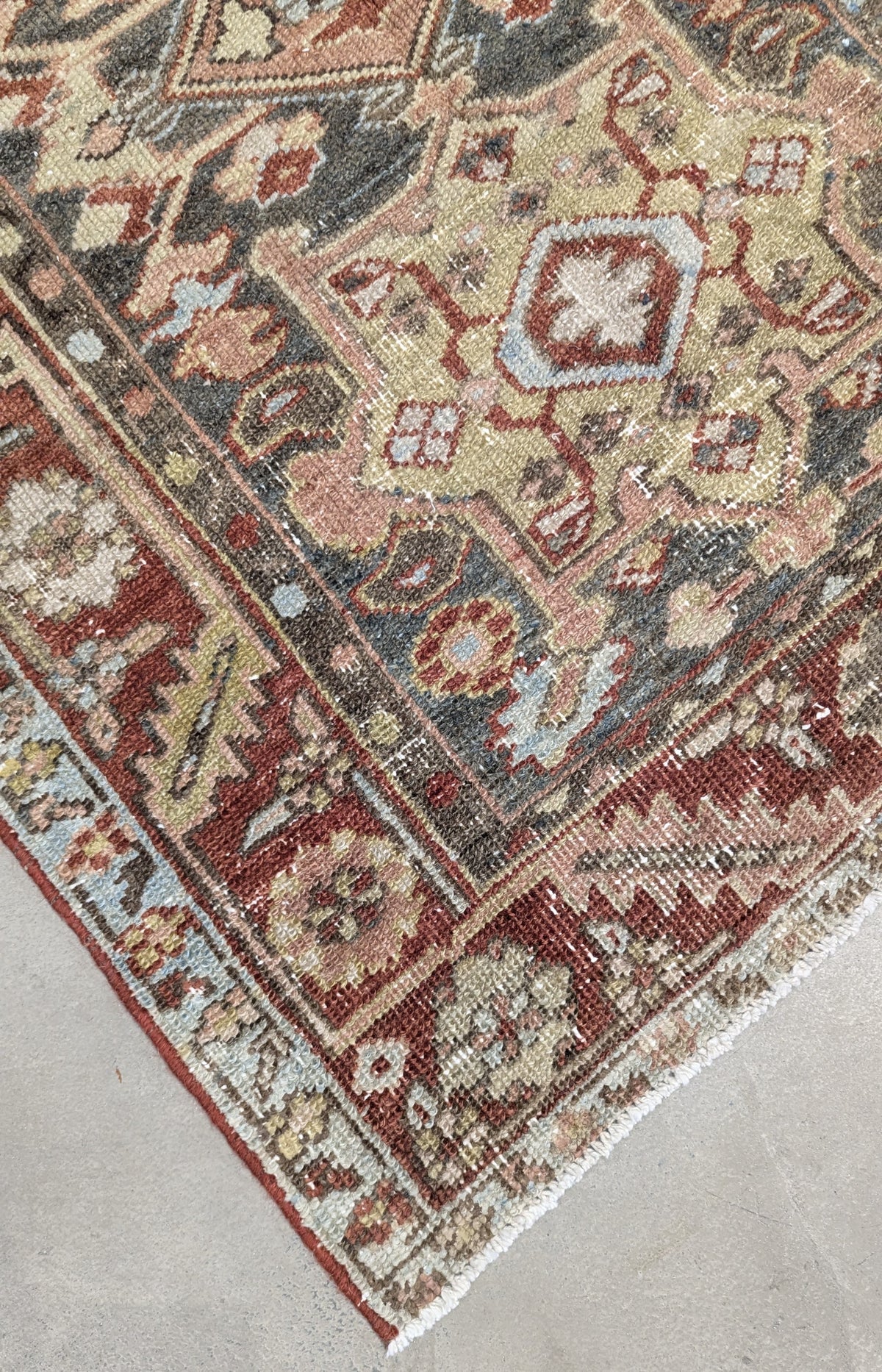 34641 KARAJA 3'3" x 4'6"