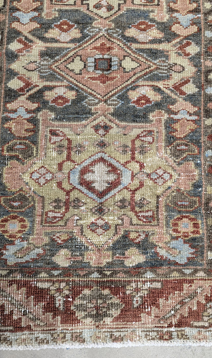 34641 KARAJA 3'3" x 4'6"