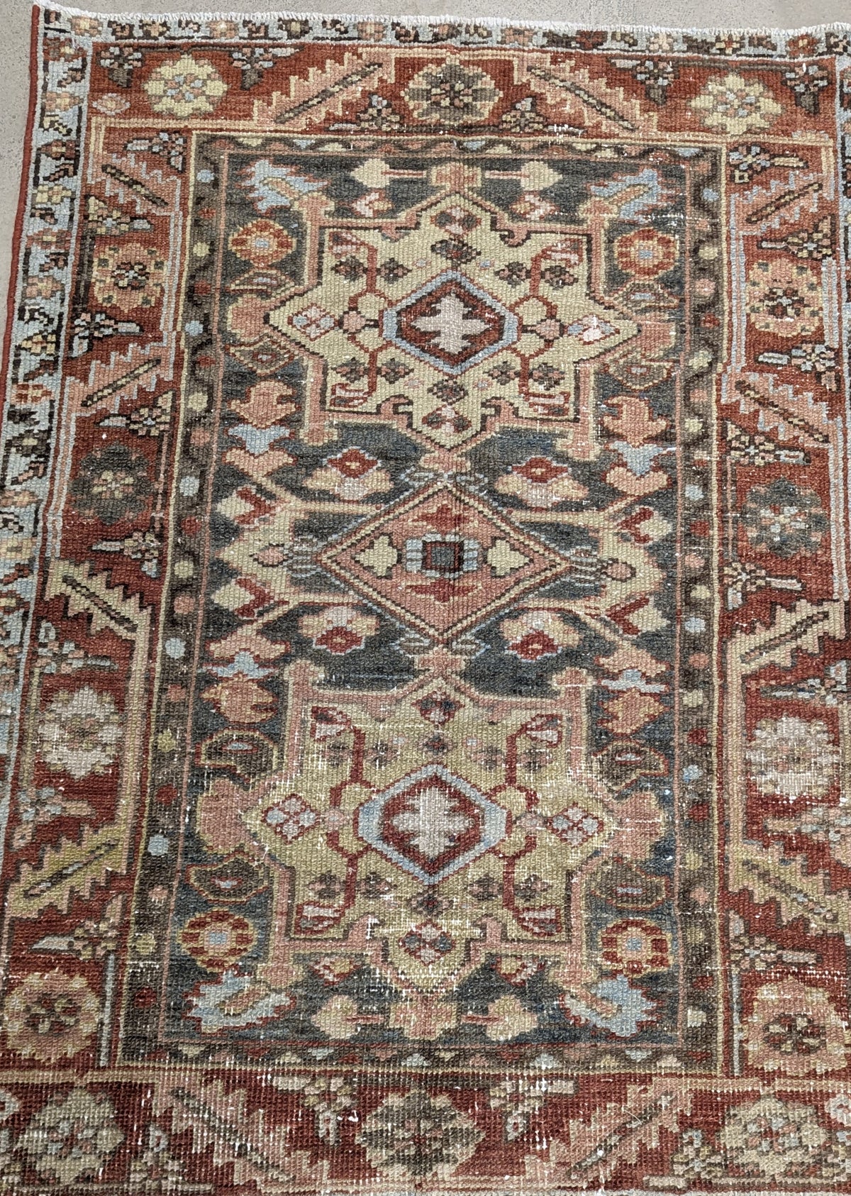 34641 KARAJA 3'3" x 4'6"