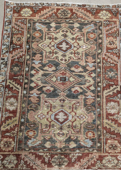 34641 KARAJA 3'3" x 4'6"