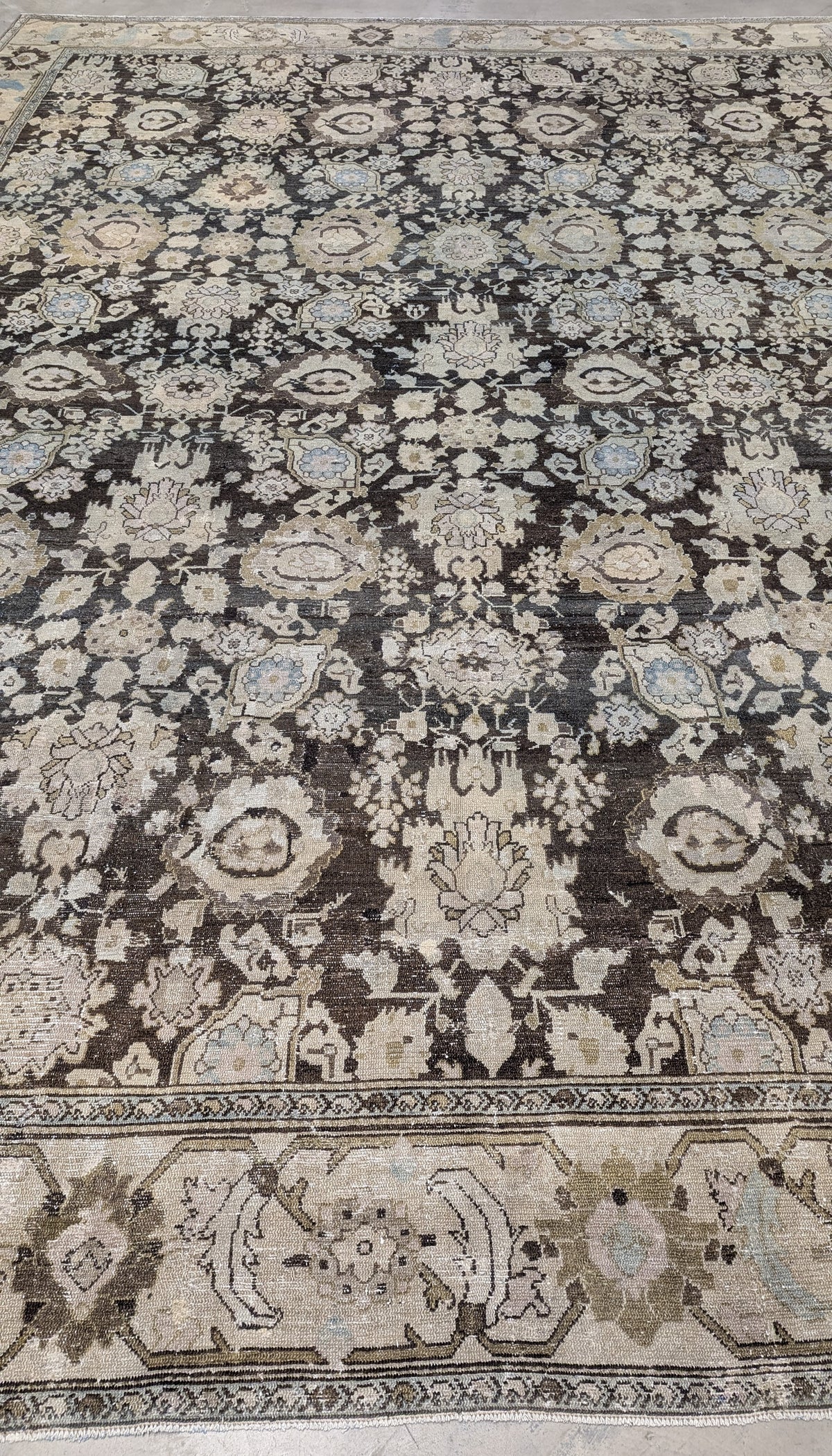 34645 MAHAL 11'11" x 16'2"