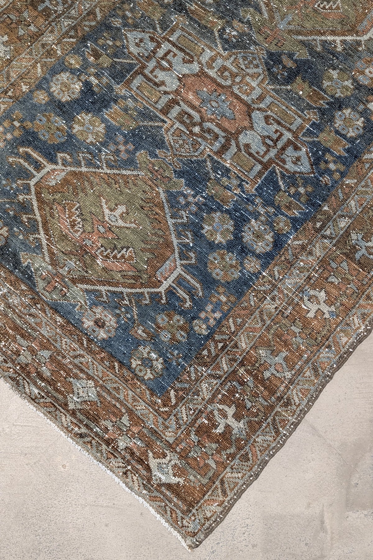 34637 KARAJA 3'4" x 4'4"