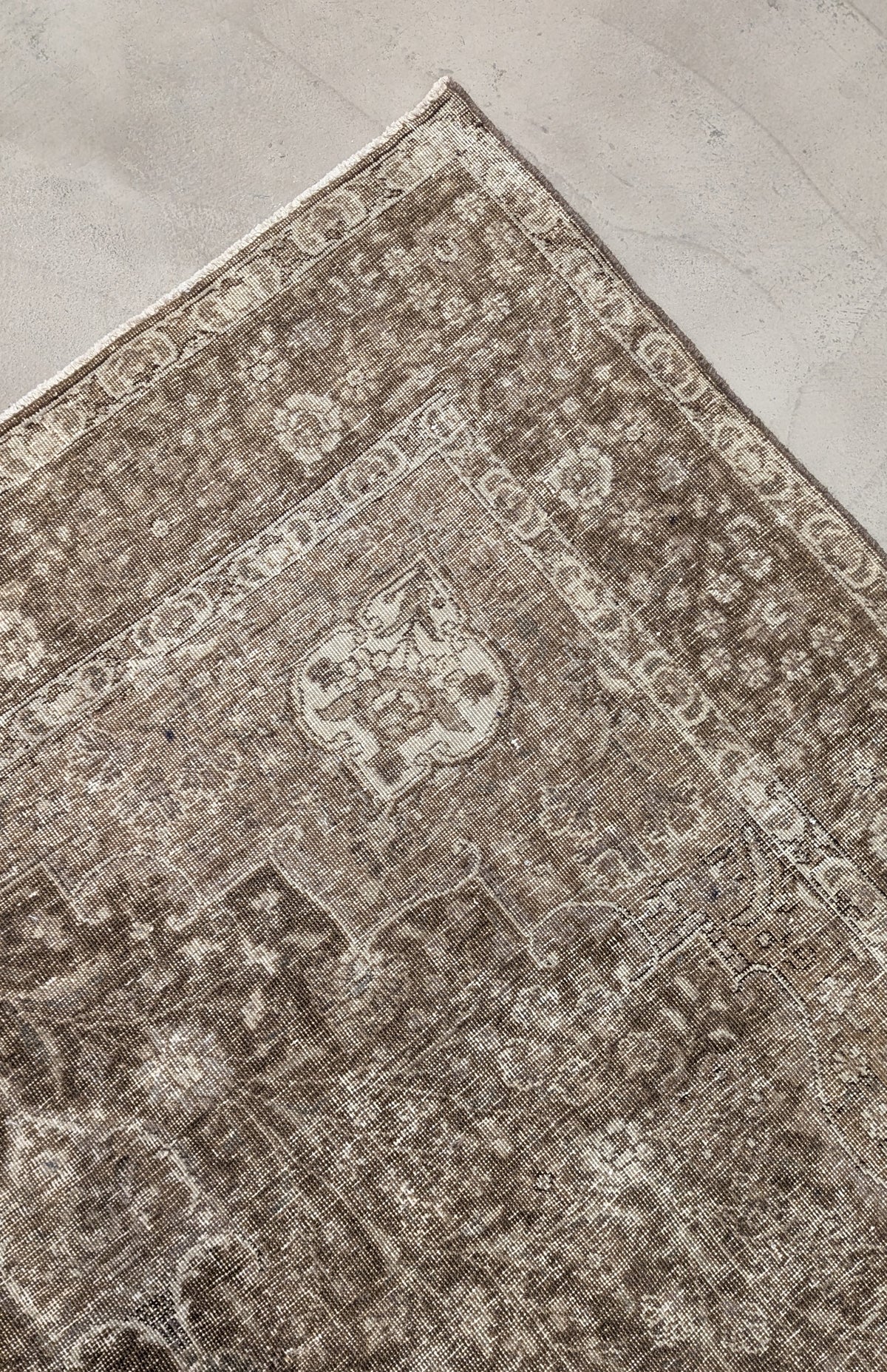 34754 TABRIZ 6'5" x 9'7"