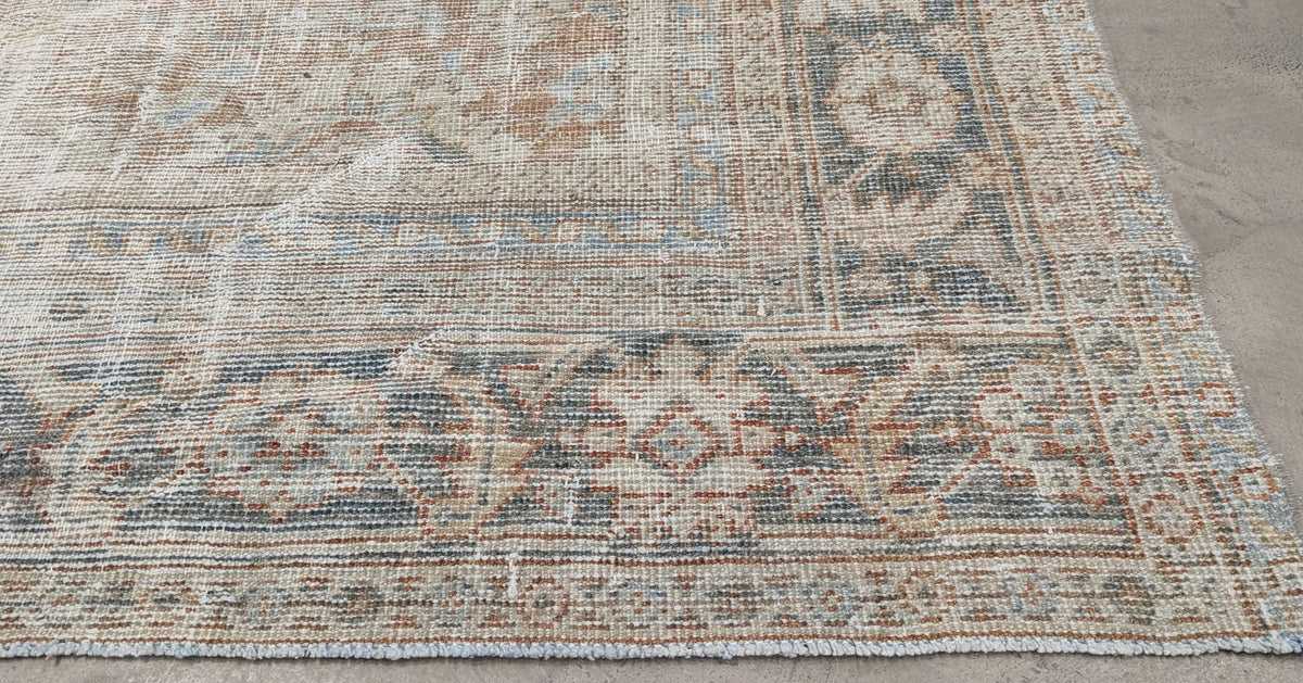 30100 VINTAGE MAHAL 8'10" x 11'5"