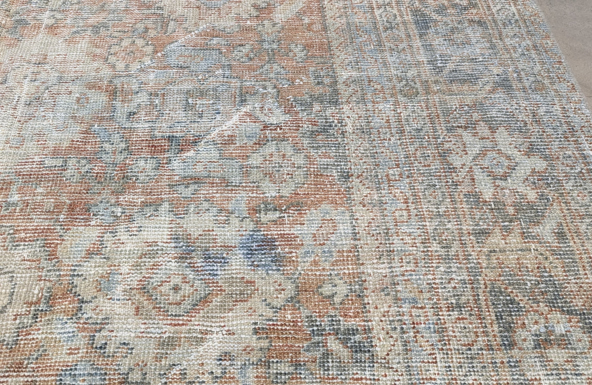 30100 VINTAGE MAHAL 8'10" x 11'5"