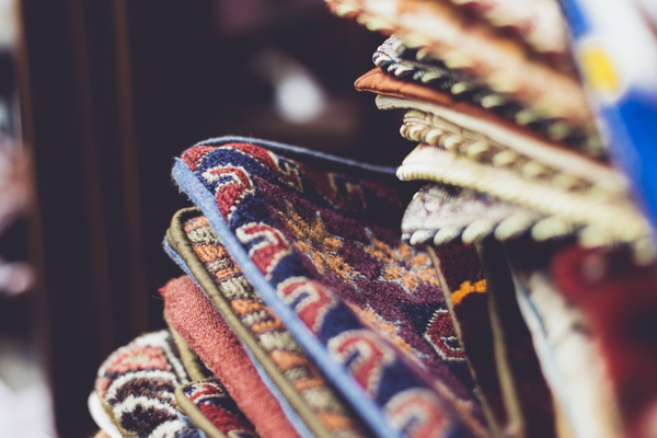 Discovering the Beauty of Vintage Rugs: A Guide
